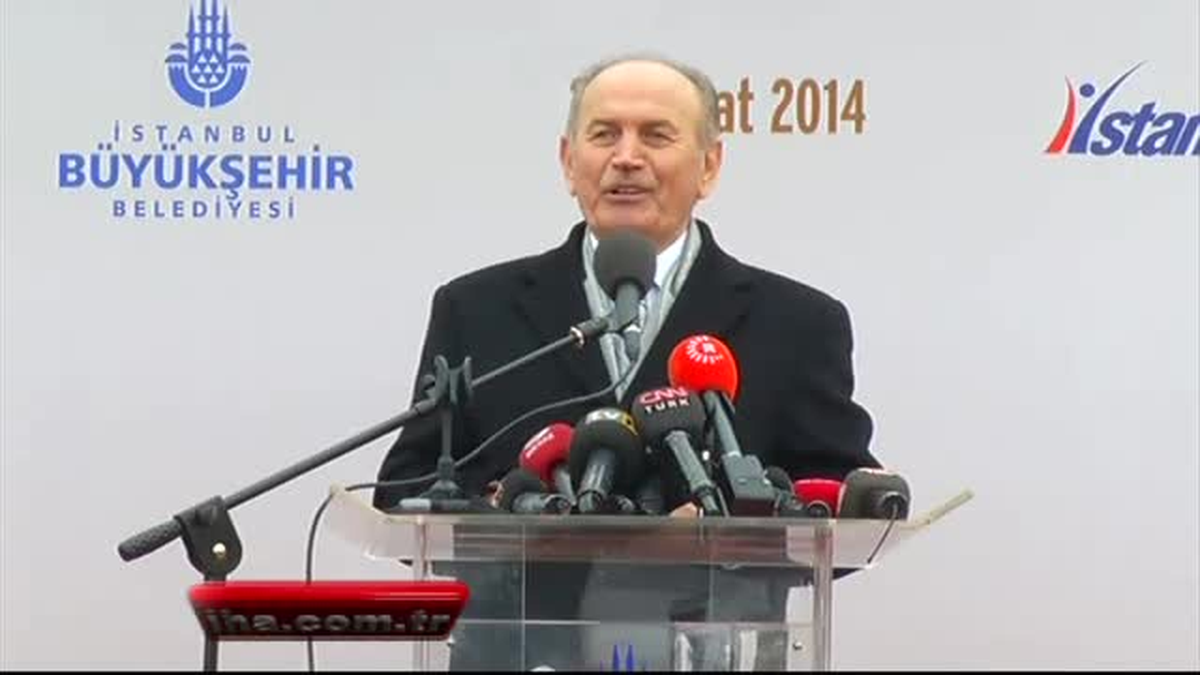 Kadir Topbaş, İstanbul\'un İlk Yerli Tramvayını Raylara İndirdi