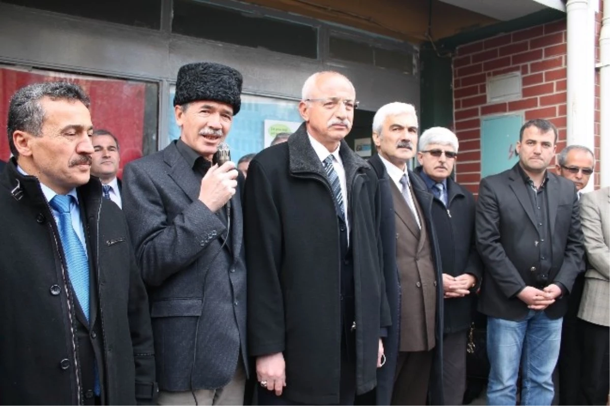 Kırım Türklerine Yapılan Zulüm Protesto Edildi