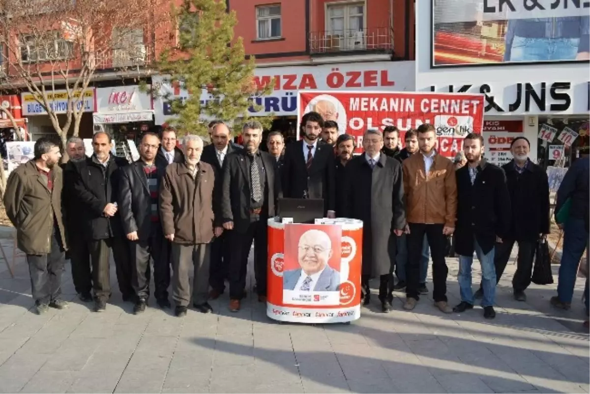 Niğde'de Necmettin Erbakan Fotoğraf Sergisi Açıldı