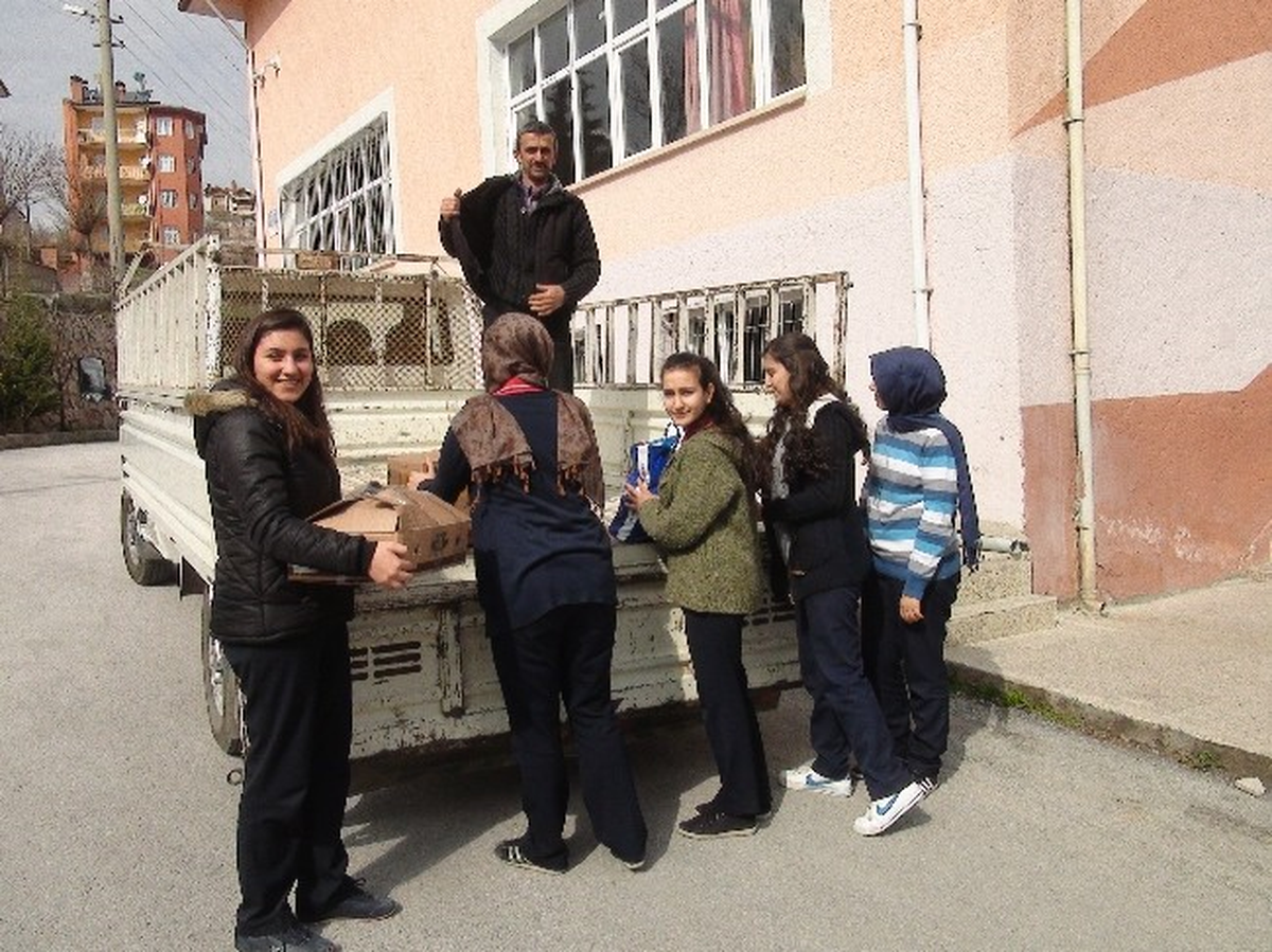 Öğrencilerden Suriye\'ye Yardım