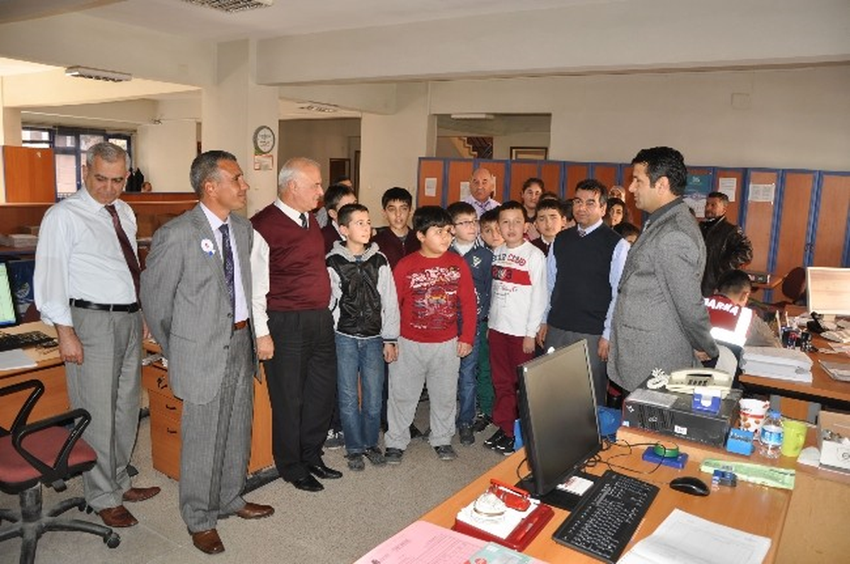Öğrencilerden Vergi Dairesine Ziyaret