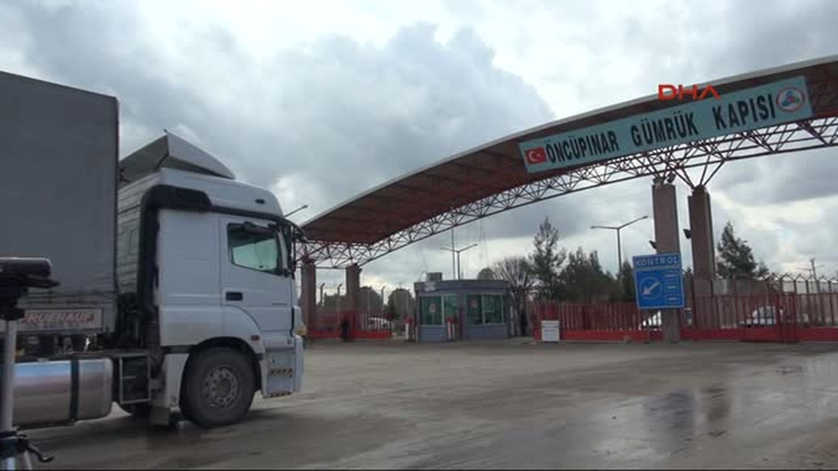 Öncüpınar Sınır Kapısı\'nda Yoğunluk