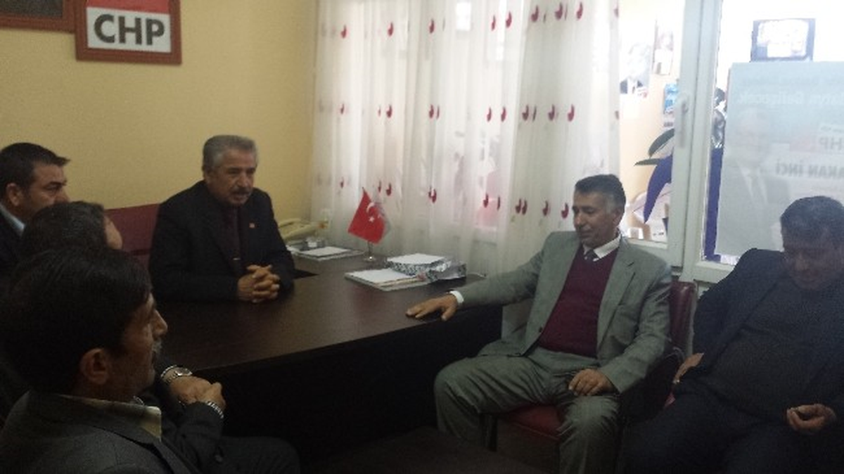 Öztürk, Rakiplerinin Seçim Bürolarını Ziyaret Etti