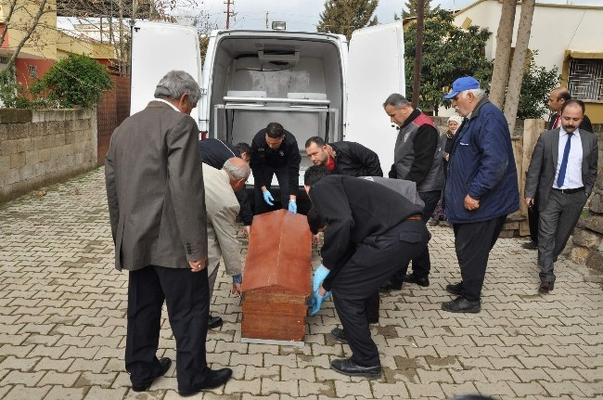 Gaziantep\'te Sandalyeden Düşen Adam Hayatını Kaybetti