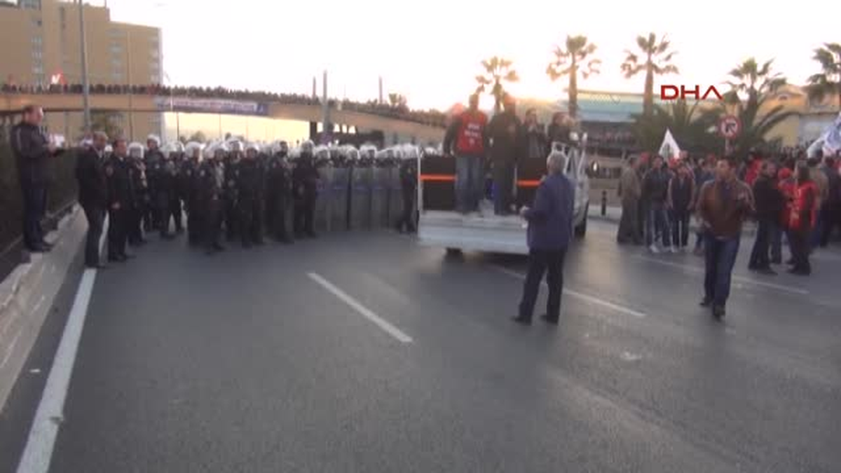Sendikalardan Hükümete İstifa Çağrısı