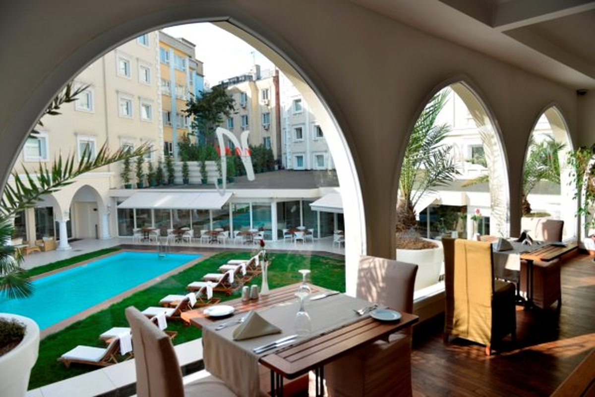Serpme Kahvaltı Keyfi Holıday Inn İstanbul Cıty\'de