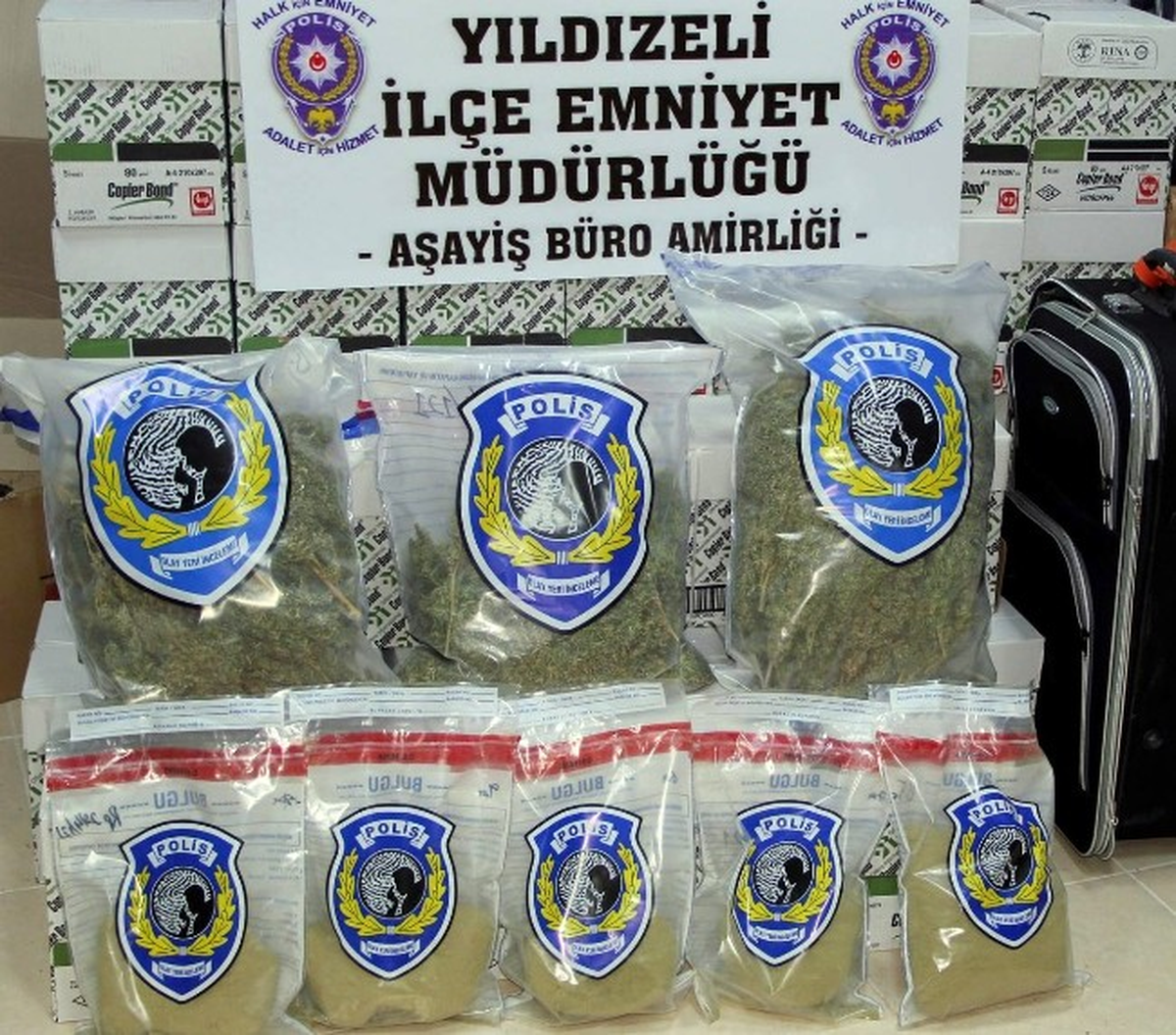 Sivas\'ta 15 Kilo Esrar Ele Geçirildi