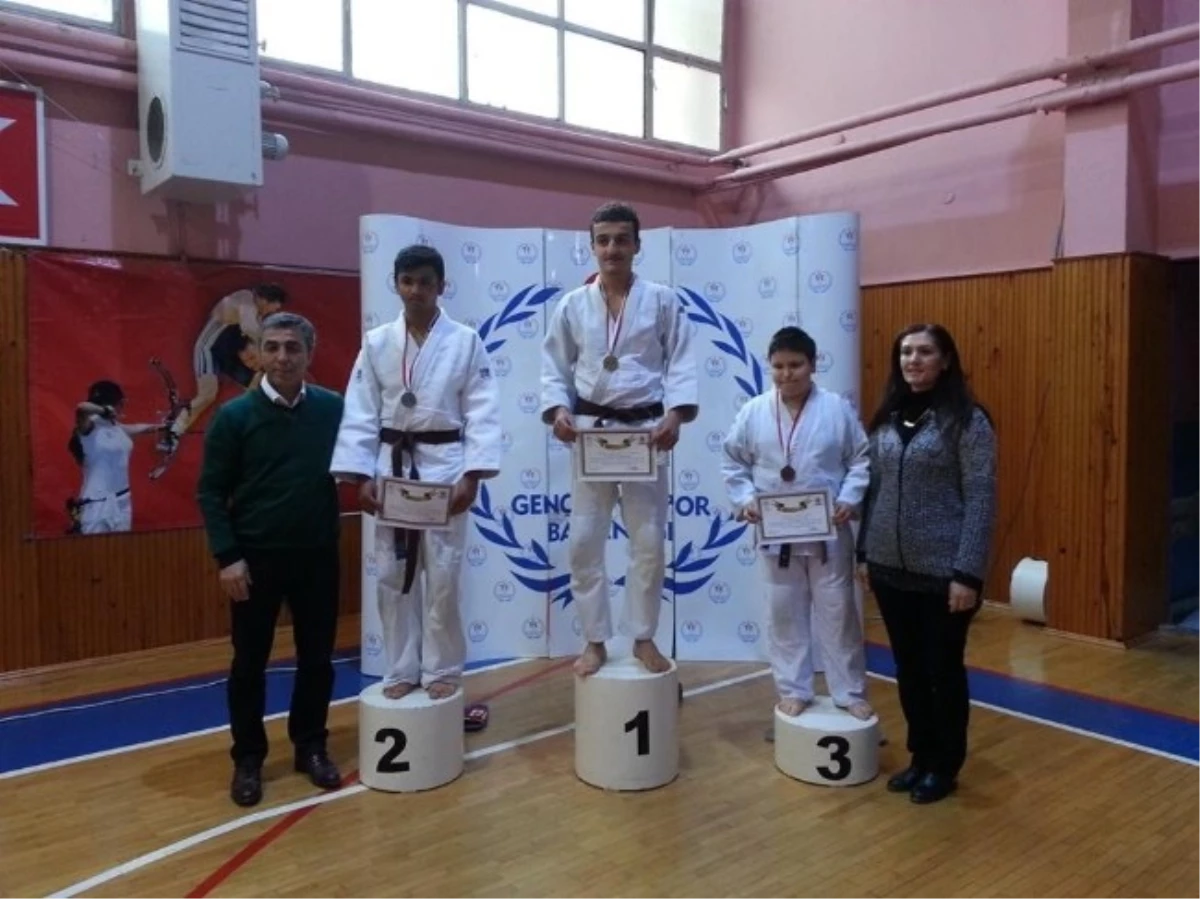Trabzon Judo Takımı Yarı Finalde