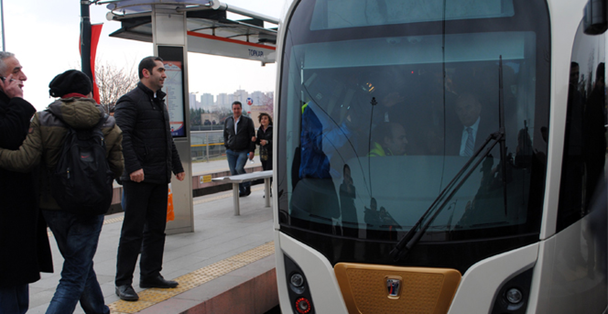 Türkiye\'nin İlk Yerli Tramvayı İstanbul Raylarında