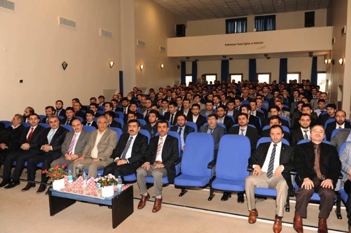 Vali Doğan\'dan Kursiyerlere Sertifika