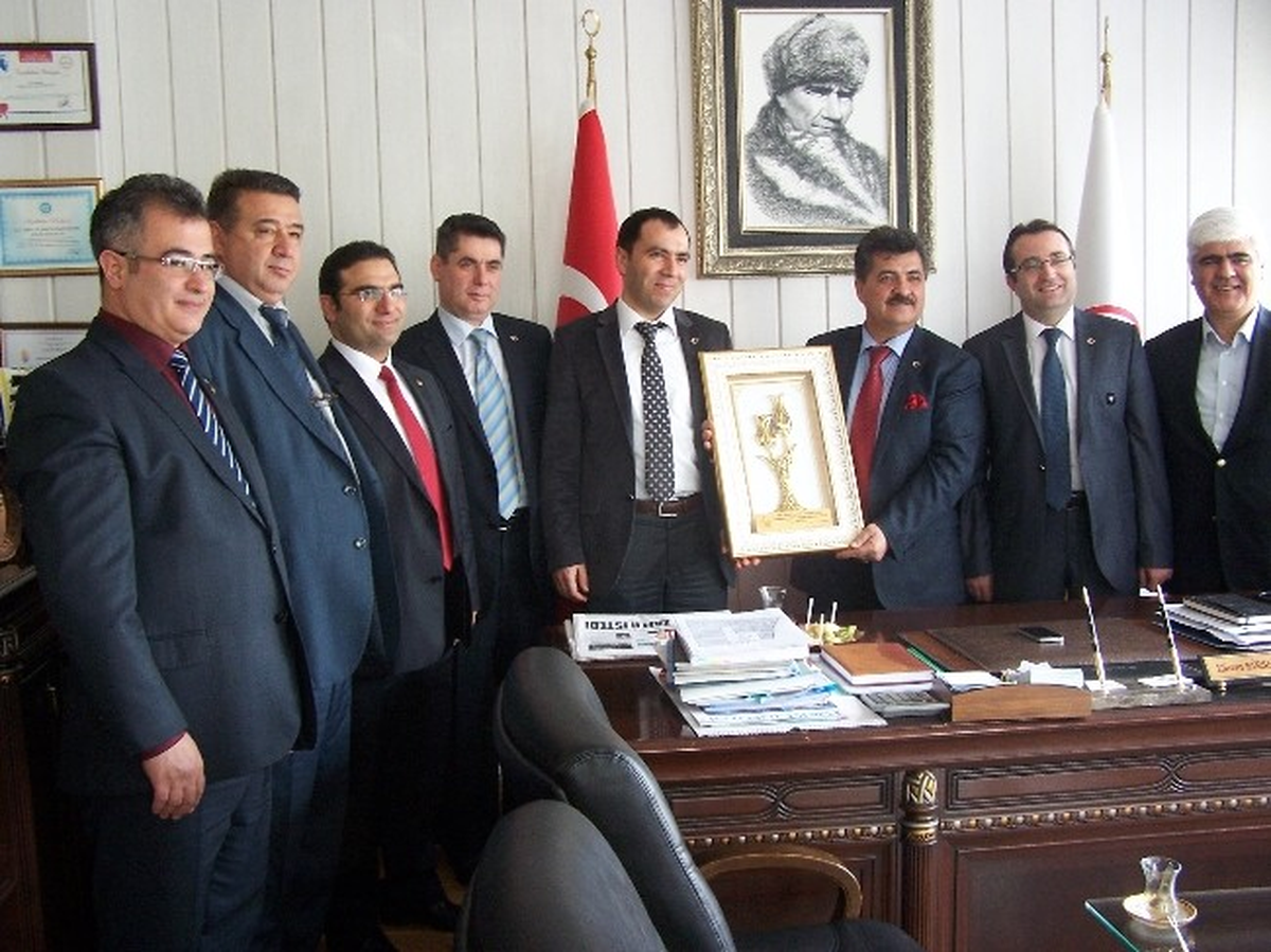 Vergi Dairesi Başkanı Kızıltepe, Esnaf ve Sanatkarlar Odaları Birliği\'ni Ziyaret Etti