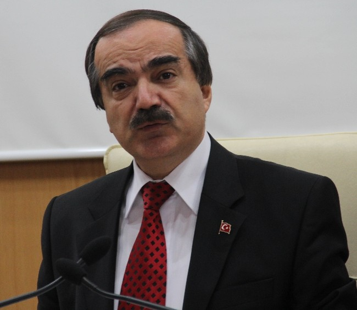 Yabancı Öğrenci ve Öğretmenler Vali Coş\'u Ziyaret Etti