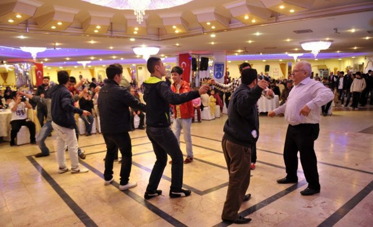 Yenimahalle\'de Hemsehri Gecesi