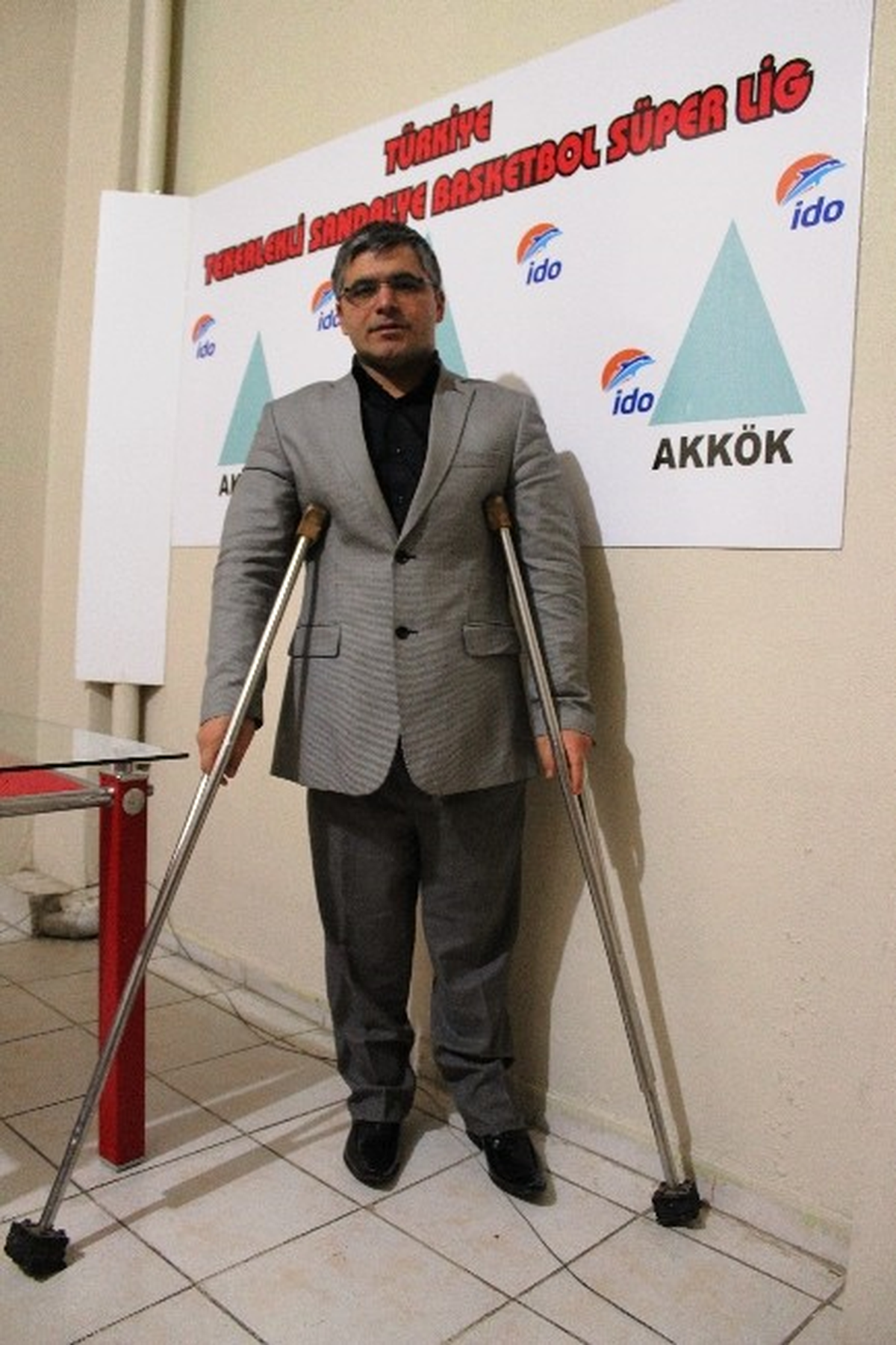 Yosk\'ta Yüzler Gülüyor