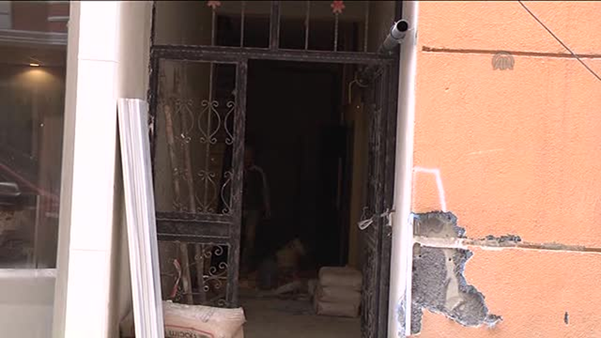 Yüksekten düşen işçi yaralandı -