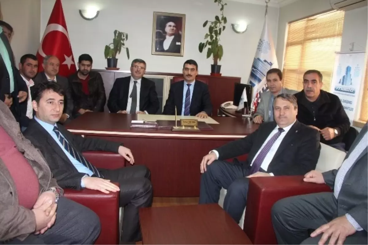 AK Parti Yunusemre Adayı Çerçi, Müteahhitlerle Buluştu