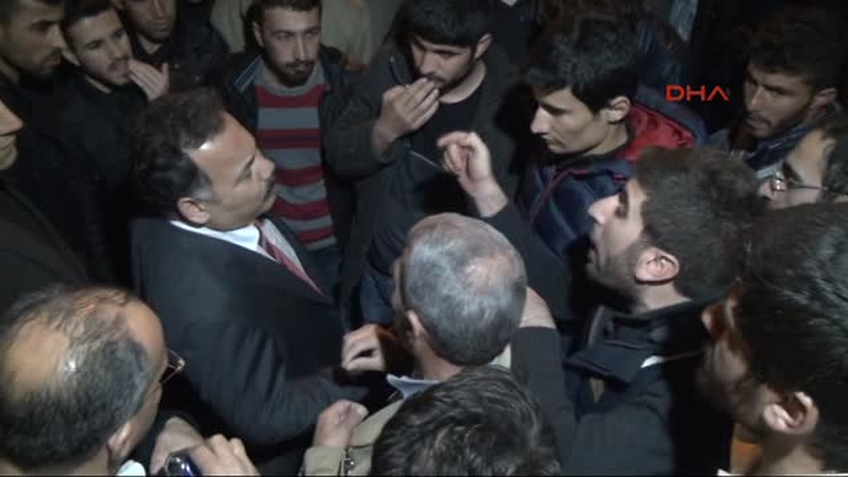 Adıyaman\'da Karşıt Görüşlü Öğrenciler Arasında Gerginlik