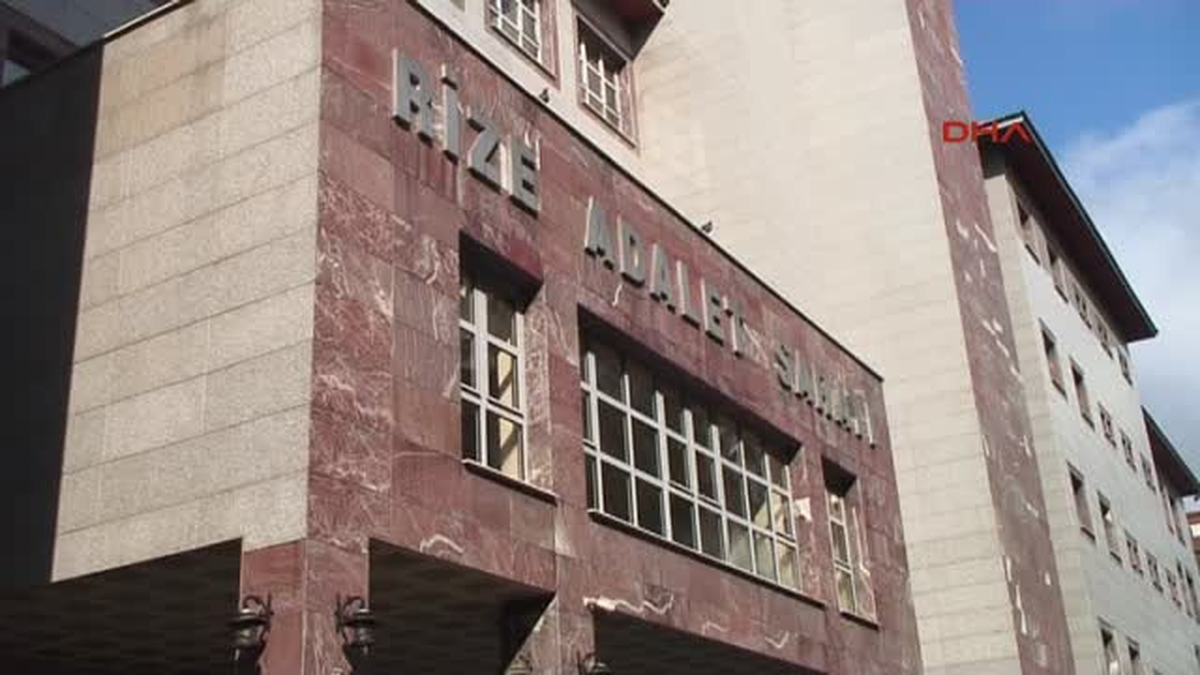 Adliye Önünde Hes Protokolünü Yırttı, İptal Davası Açtı