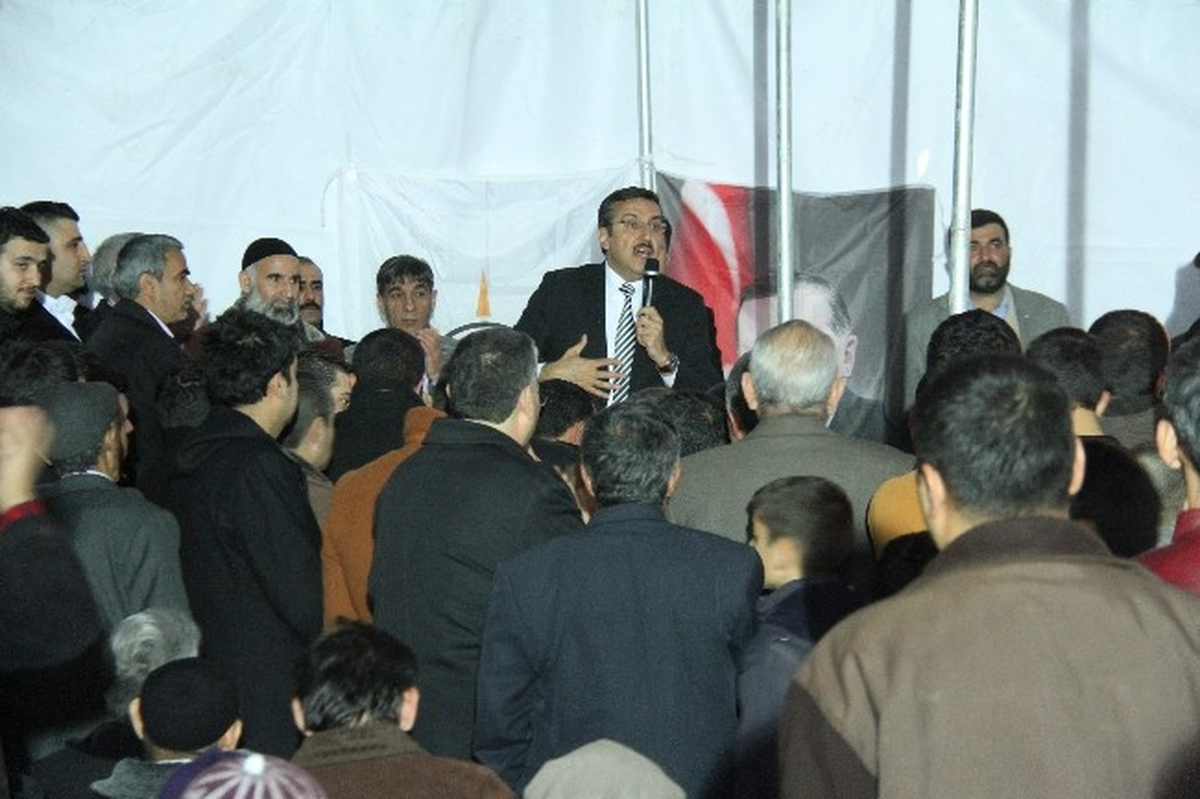 AK Parti Heyeti, Melekbaba\'da Seçim Çalışması Yaptı