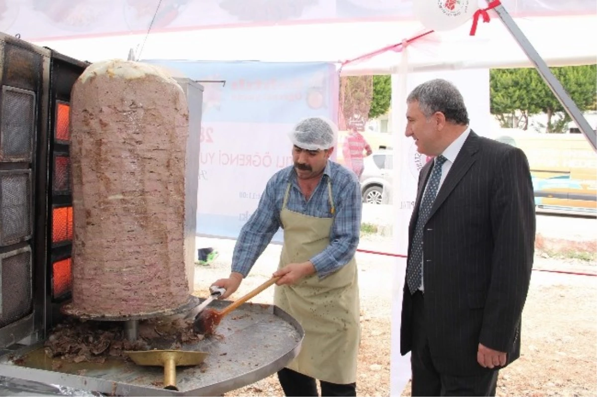 AK Parti Konyaaltı Belediye Başkan Adayı Sadi\'den Kermes Ziyareti