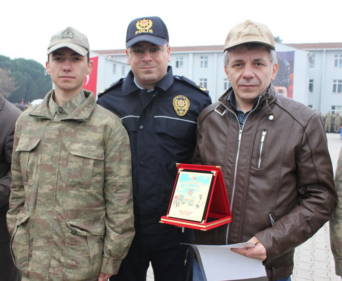 Askerlik Yaptığı Kışlada 27 Yıl Sonra Oğlu da Yemin Etti