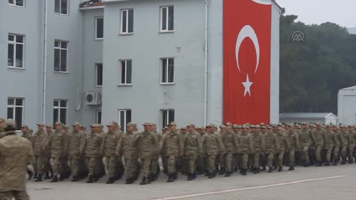 Askerlik yaptığı kışlada 27 yıl sonra oğlu da yemin etti -