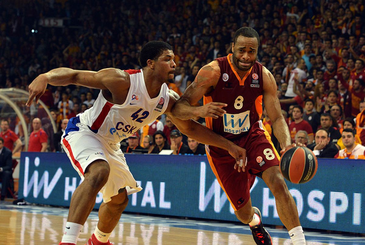 Aslan Kolay Teslim Oldu