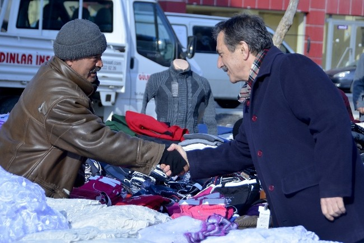 Başkan Ataç Tunalı Pazarını Gezdi