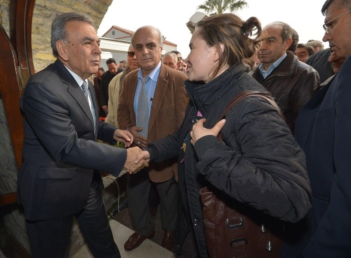 Başkan Aziz Kocaoğlu, Taziyeleri Kabul Etti
