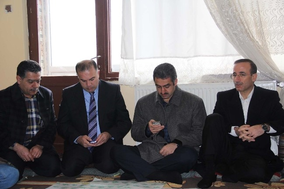 Bitlis Milletvekili Vahit Kiler Halk Oyunları Ekibi ile Kahvaltıda Bir Araya Geldi