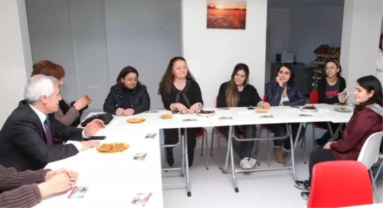 Bozbey Öğrenci Yurtlarını Ziyaret Etti