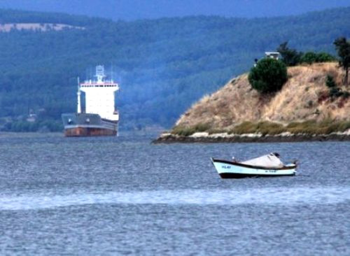 Çanakkale Boğazı\'nda Arızalanan Gemi