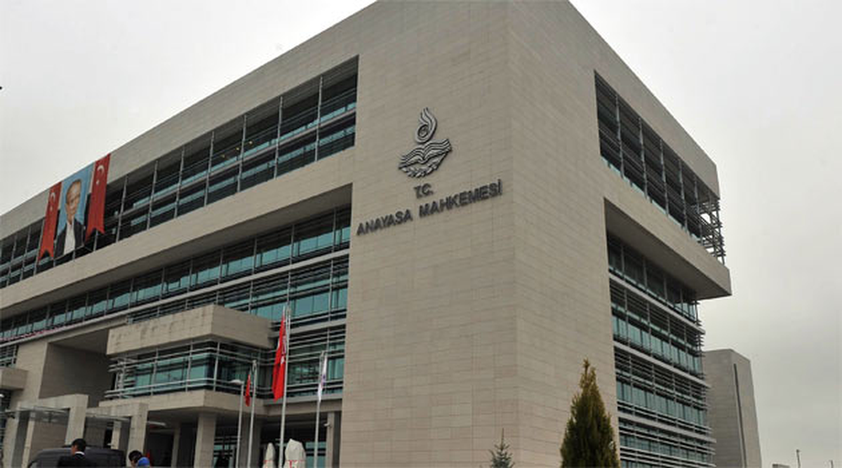 Chp, HSYK Yasası\'nın İptali ve Yürütmeyi Durdurma Kararı İçin Anayasa Mahkemesi\'ne Başvurdu