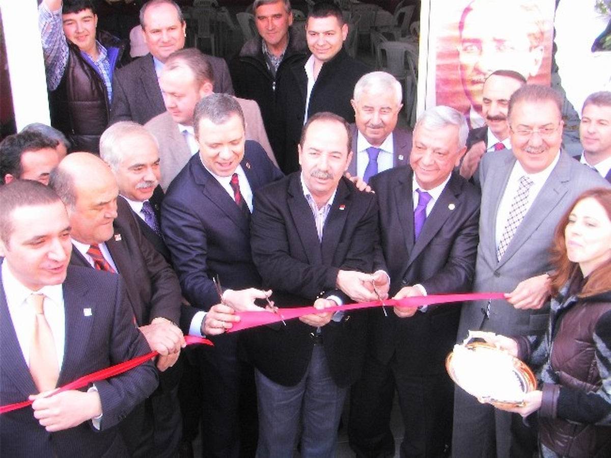 CHP, Uzunköprü\'de Seçim Bürosu Açtı