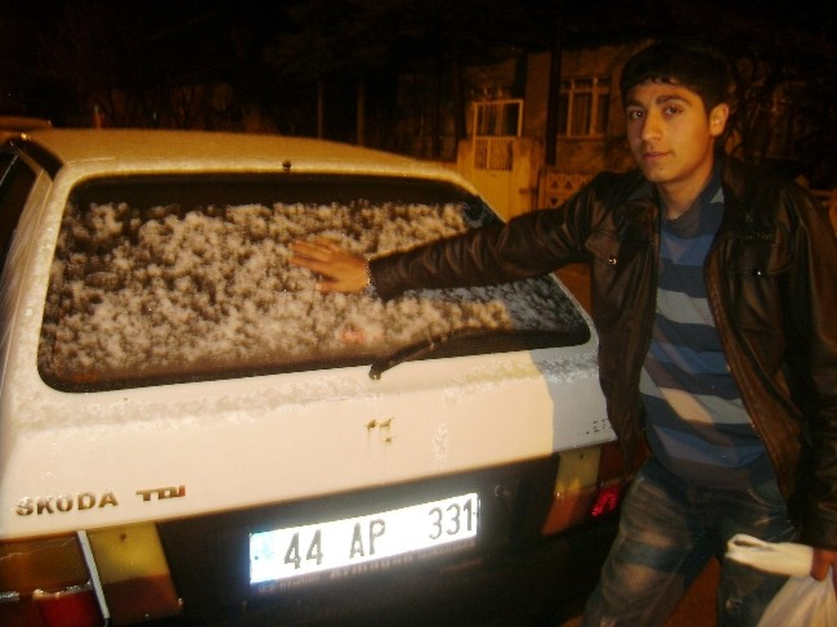 Doğanşehir\'de Kar Yağdı