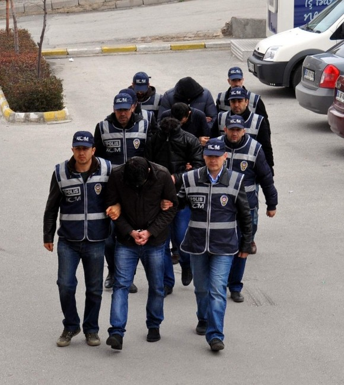 Eskişehir\'de Suç Örgütüne Eş Zamanlı Operasyon