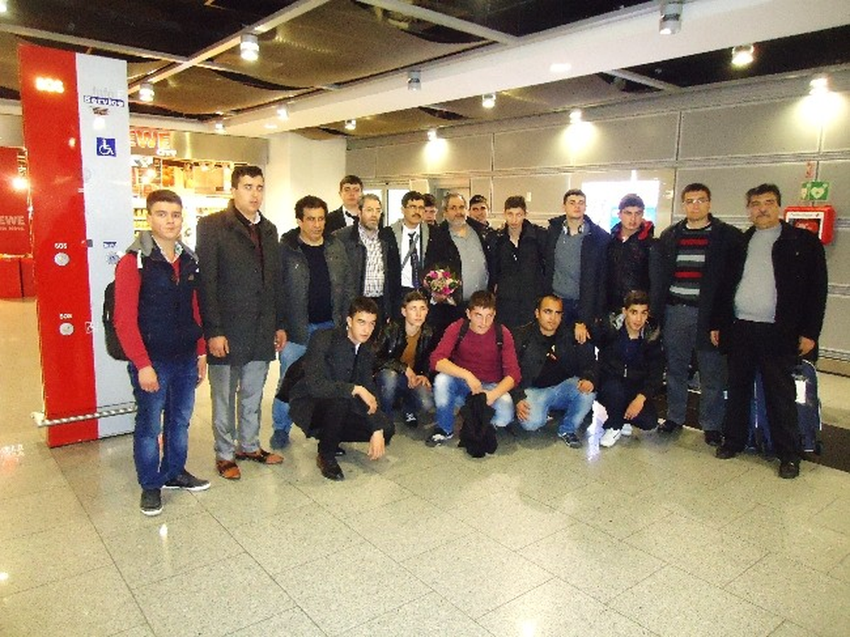 Gediz Teknik ve Endüstri Meslek Lisesi AB Proje Ekibi Almanya\'da Büyük İlgi Gördü