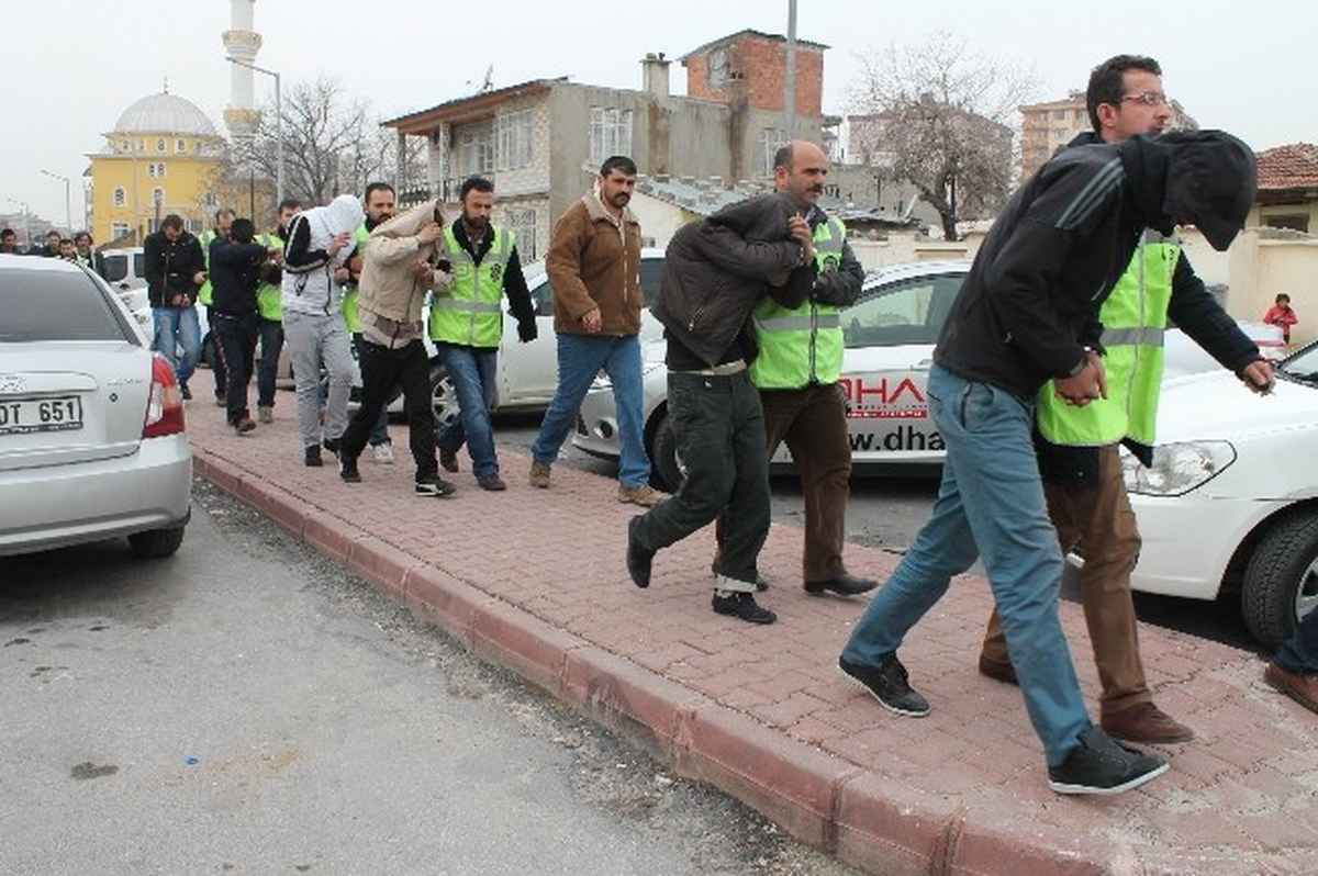 Hırsızlık Zanlıları Yakalandı