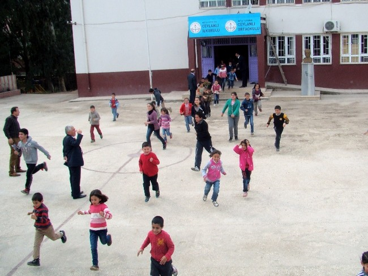 İlköğretim Okulunda Gerçeğini Aratmayan Tatbikat