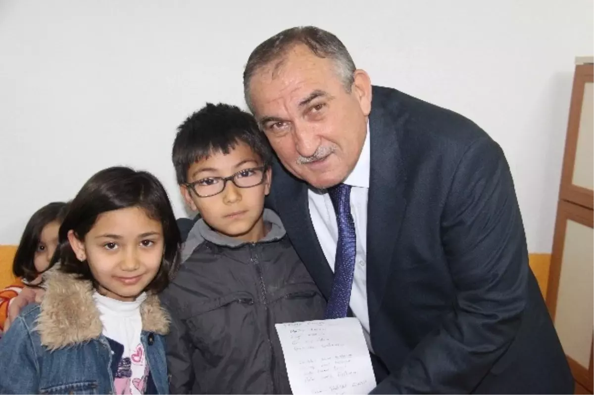 İlkokul Öğrencisinden Belediye Başkanına Anlamlı Şiir