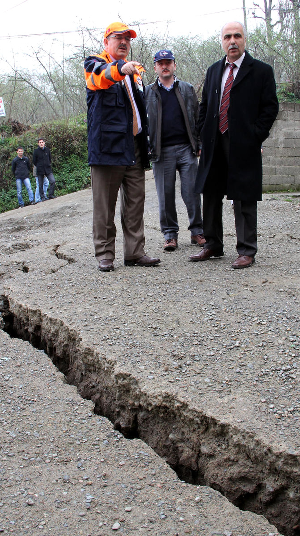 İnşaatın Zemin Kaymasına Yol Açtığı İddiası