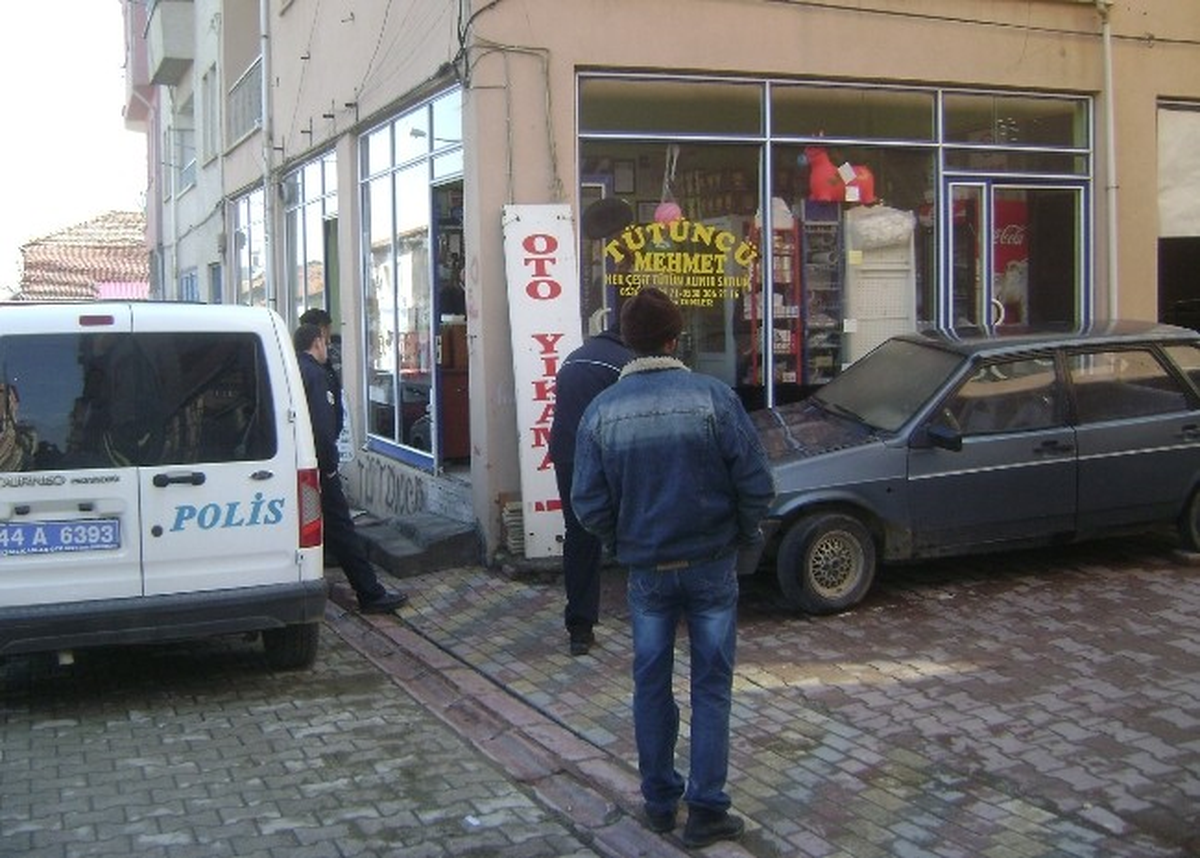 İş Yerinden Tütün Çaldılar