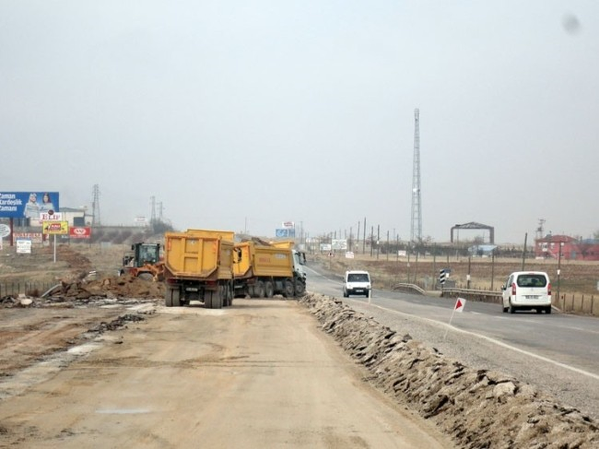 Karaman-Konya Yolunda Sıcak Asfalt Çalışmaları Yeniden Başladı