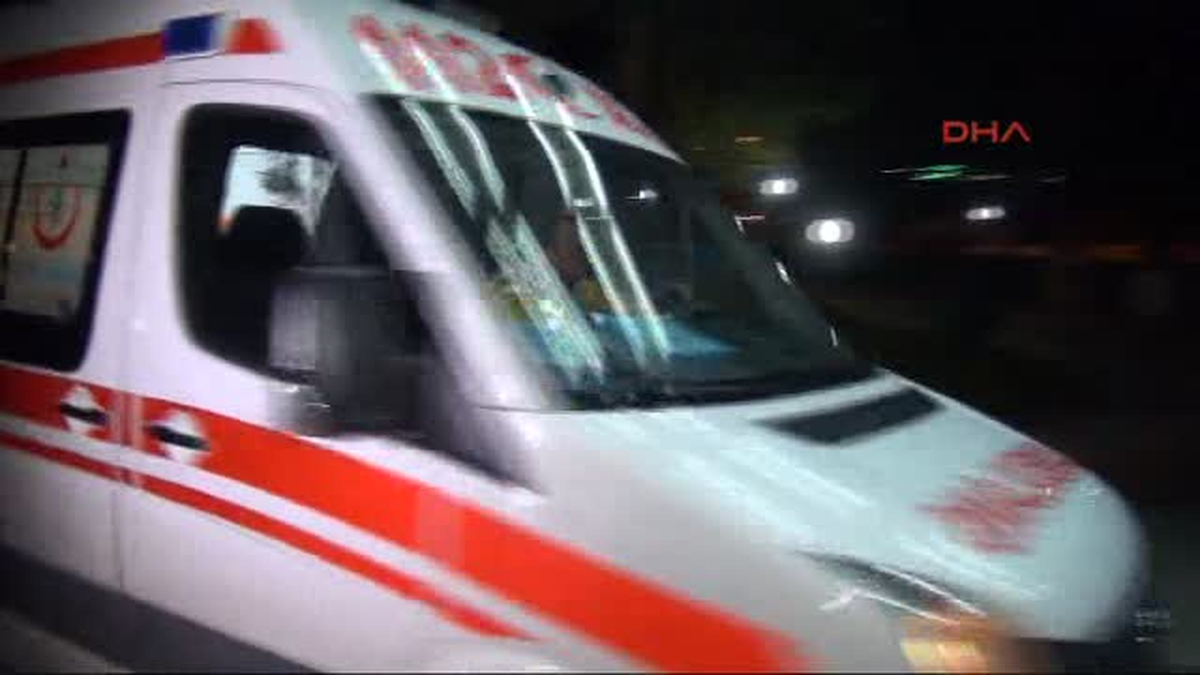 Komşular Arasında Bıçaklı Kavga: 2 Yaralı