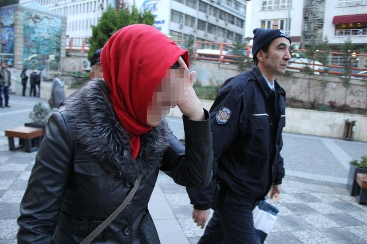 Mağazadan Giyim Eşyası Çalan Kadın Gözaltına Alındı