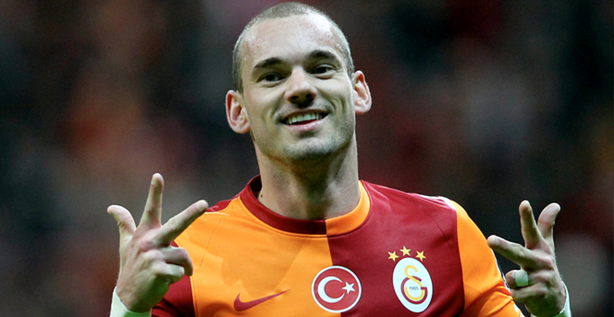 Van Gaal: Mancini Sneijder\'i Yanlış Yerde Oynatıyor