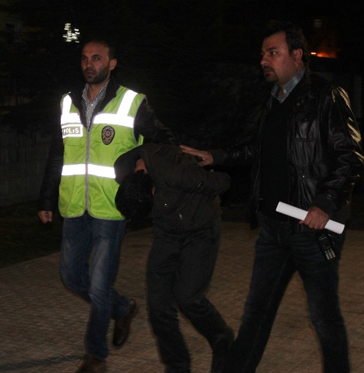Marketten Kaşar, Tereyağ ve Bal Çalan Hırsızlar Yakalandı