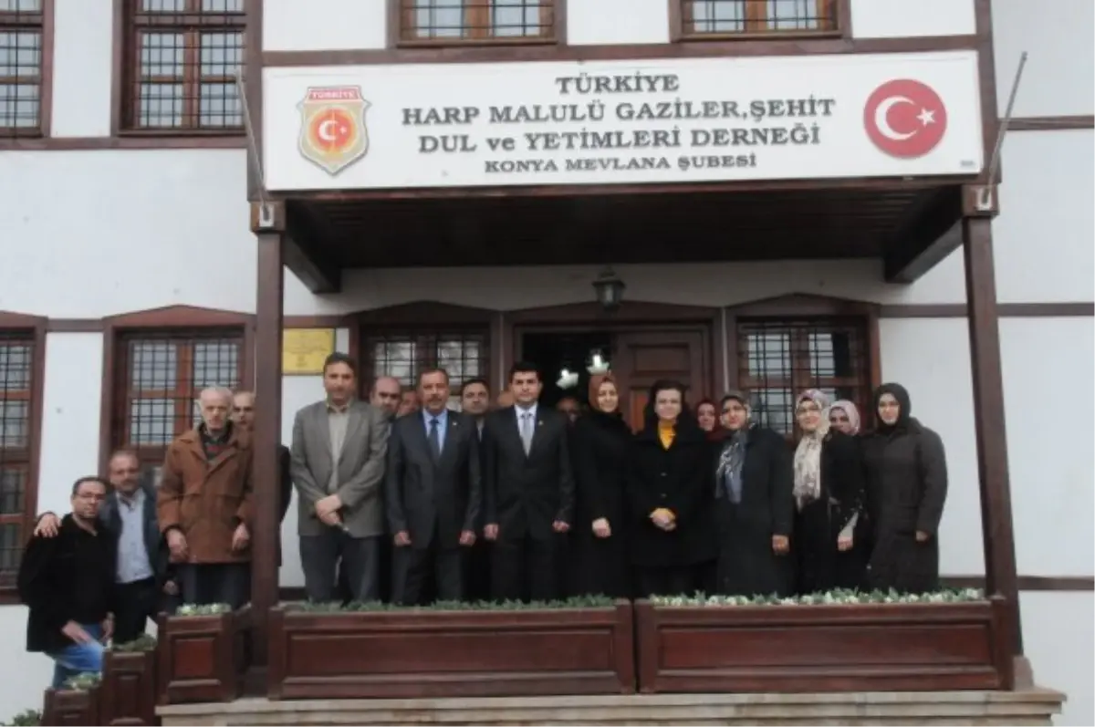 Mine Sezer, Şehit Aileleri Ve Gazilerini Derneklerinde Ziyaret Etti