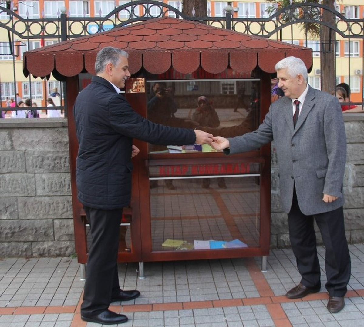 Muhtarlıktan Kitap Kumbarası...
