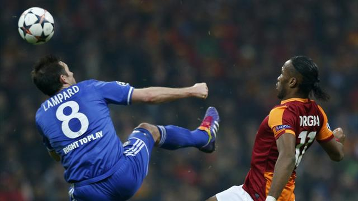 Galatasaraylı ve Chelsea\'li Taraftarlar Twitter\'dan Kapıştı
